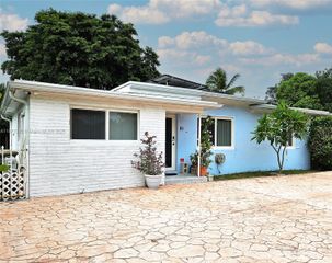 85 NW 126th St, North Miami, FL 33168