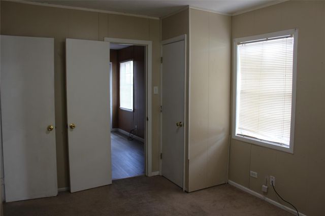 622 S Hancock Street, Angleton, TX 77515