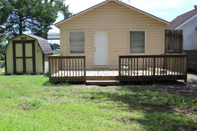 622 S Hancock Street, Angleton, TX 77515