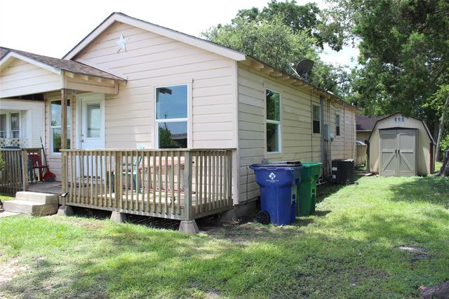 622 S Hancock Street, Angleton, TX 77515