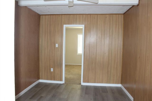 622 S Hancock Street, Angleton, TX 77515