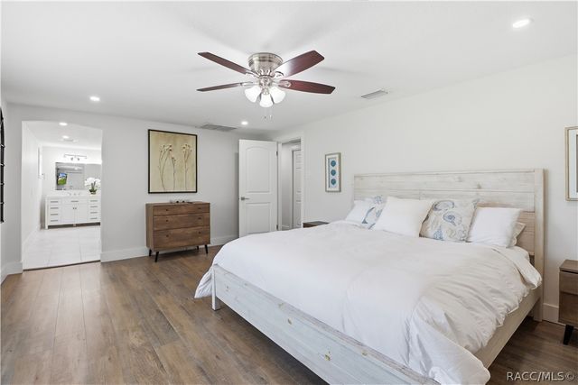 9235 W Harbor Isle Court, Crystal River, FL 34429