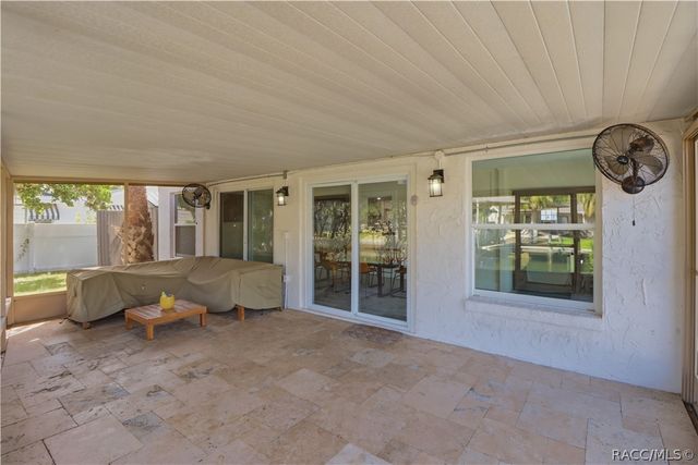 9235 W Harbor Isle Court, Crystal River, FL 34429