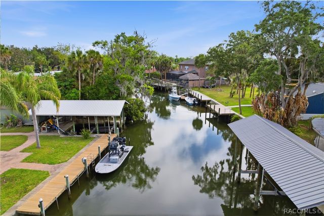 9235 W Harbor Isle Court, Crystal River, FL 34429