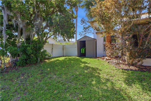 9235 W Harbor Isle Court, Crystal River, FL 34429