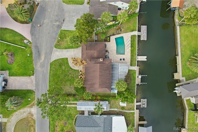 9235 W Harbor Isle Court, Crystal River, FL 34429