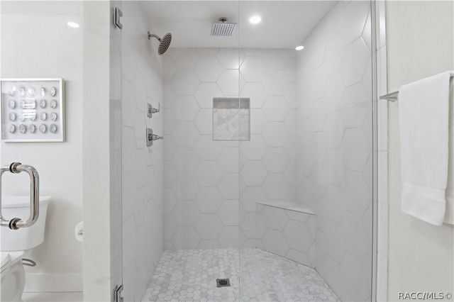 9235 W Harbor Isle Court, Crystal River, FL 34429