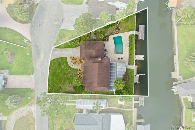 9235 W Harbor Isle Court, Crystal River, FL 34429