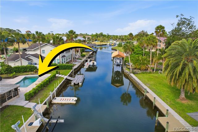 9235 W Harbor Isle Court, Crystal River, FL 34429