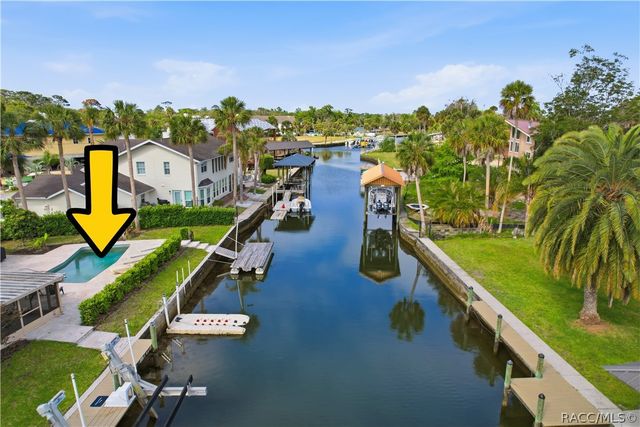 9235 W Harbor Isle Court, Crystal River, FL 34429