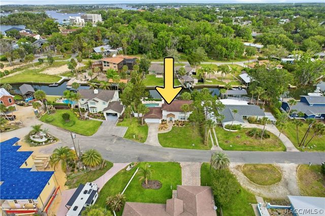 9235 W Harbor Isle Court, Crystal River, FL 34429