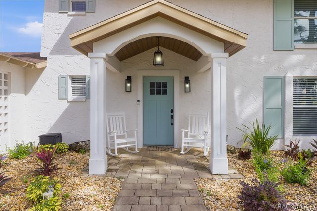 9235 W Harbor Isle Court, Crystal River, FL 34429