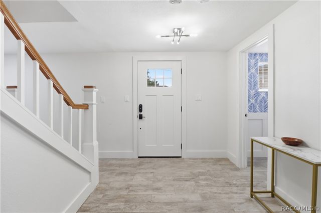 9235 W Harbor Isle Court, Crystal River, FL 34429