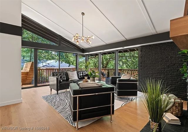 12 Carthage Circle, Fort Smith, AR 72901