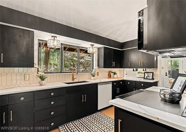 12 Carthage Circle, Fort Smith, AR 72901