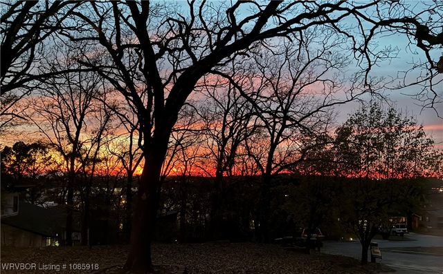 12 Carthage Circle, Fort Smith, AR 72901