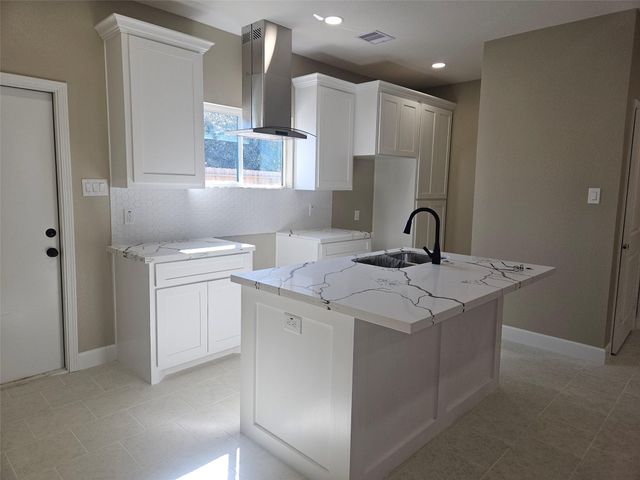 300 2nd Street, Eagle Lake, TX 77434