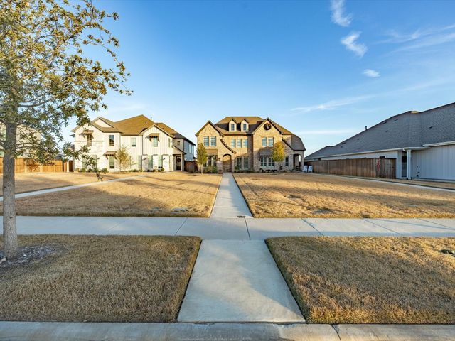 2129 Domingo Drive, Fort Worth, TX 76008