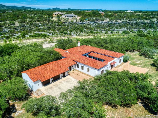 2835 Palomino Springs, Bandera, TX 78003