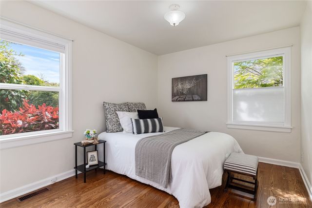 1110 Hayward Avenue, Bremerton, WA 98310