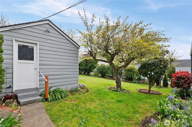 1110 Hayward Avenue, Bremerton, WA 98310