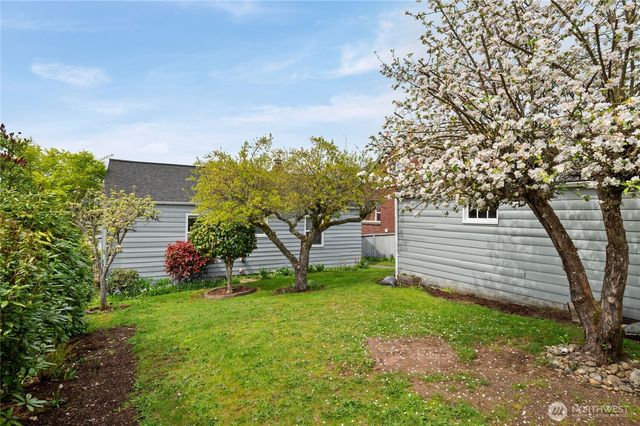 1110 Hayward Avenue, Bremerton, WA 98310
