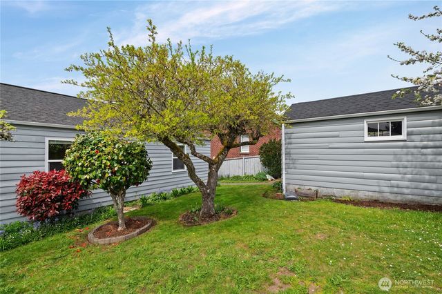 1110 Hayward Avenue, Bremerton, WA 98310