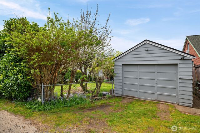 1110 Hayward Avenue, Bremerton, WA 98310