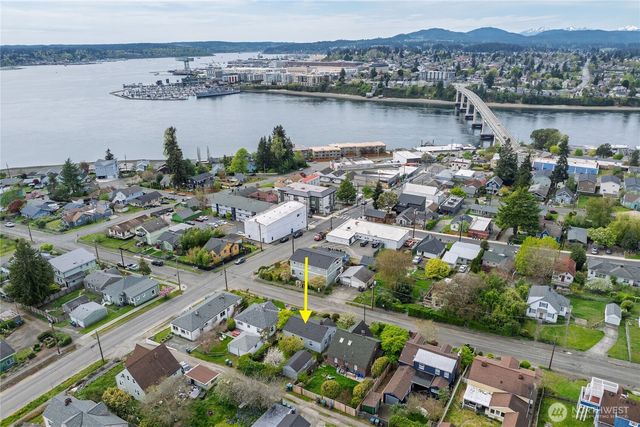 1110 Hayward Avenue, Bremerton, WA 98310