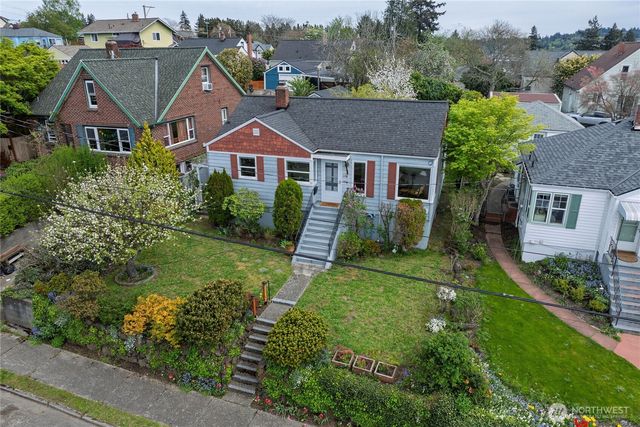 1110 Hayward Avenue, Bremerton, WA 98310