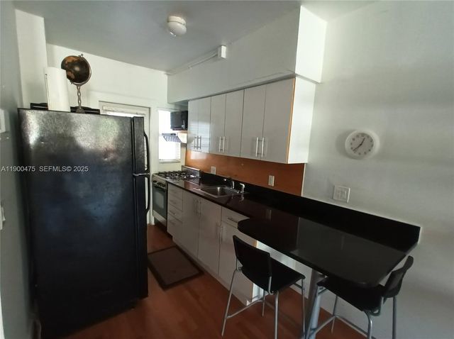 300 74th Street 3, Miami Beach, FL 33141