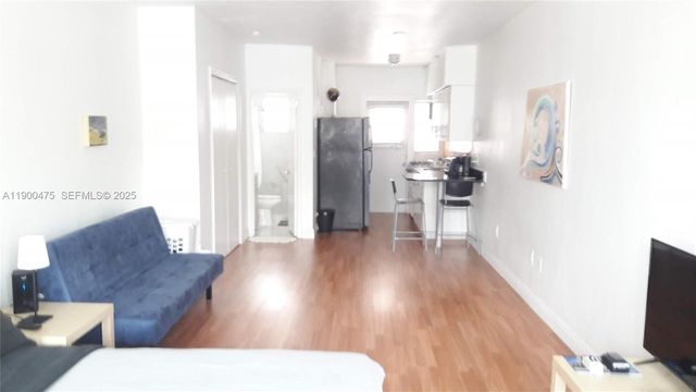 300 74th Street 3, Miami Beach, FL 33141