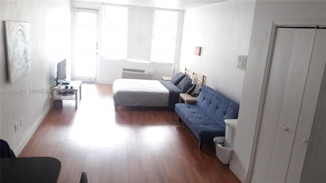 300 74th Street 3, Miami Beach, FL 33141