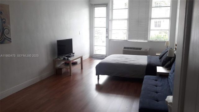300 74th Street 3, Miami Beach, FL 33141