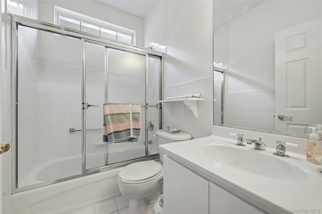 10 Sagaponack Court 10, Ridge, NY 11961