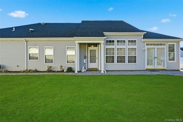 10 Sagaponack Court 10, Ridge, NY 11961