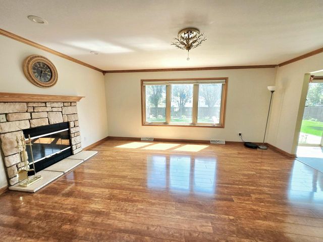 8401 Kingsway LANE, Sturtevant, WI 53177