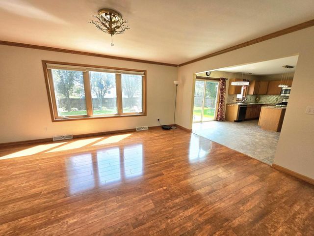 8401 Kingsway LANE, Sturtevant, WI 53177