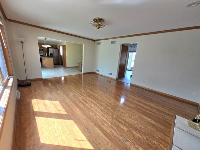 8401 Kingsway LANE, Sturtevant, WI 53177