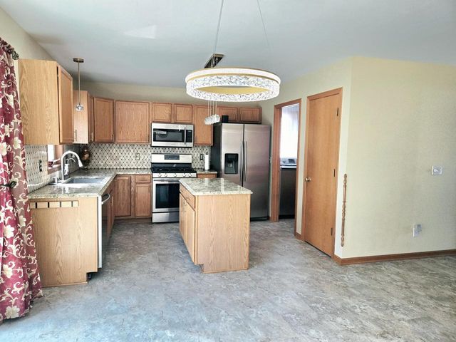 8401 Kingsway LANE, Sturtevant, WI 53177