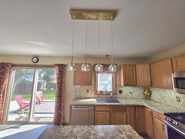 8401 Kingsway LANE, Sturtevant, WI 53177