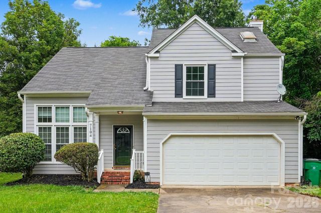 7104 Kinsmore Lane, Charlotte, NC 28269