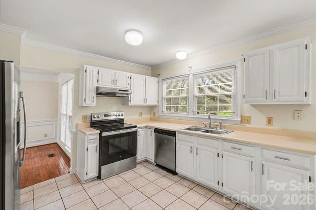 7104 Kinsmore Lane, Charlotte, NC 28269