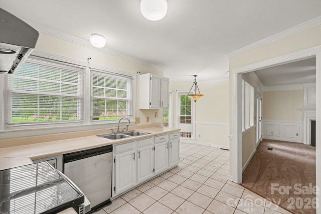 7104 Kinsmore Lane, Charlotte, NC 28269