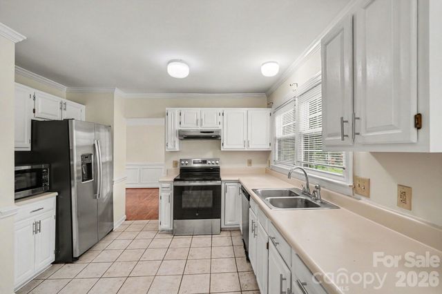 7104 Kinsmore Lane, Charlotte, NC 28269
