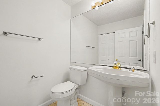 7104 Kinsmore Lane, Charlotte, NC 28269