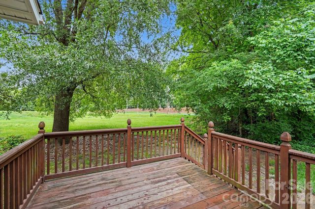7104 Kinsmore Lane, Charlotte, NC 28269