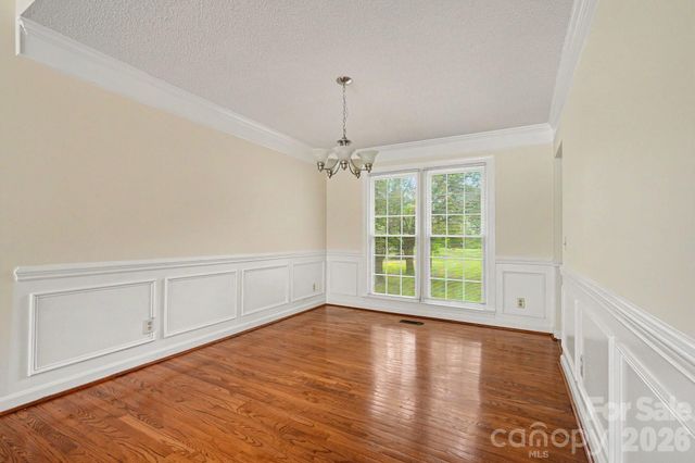 7104 Kinsmore Lane, Charlotte, NC 28269