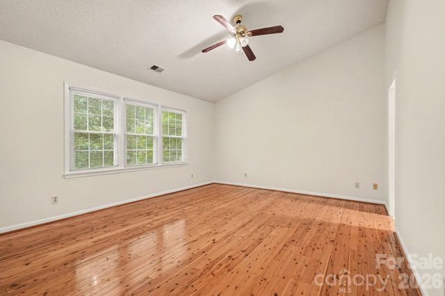 7104 Kinsmore Lane, Charlotte, NC 28269