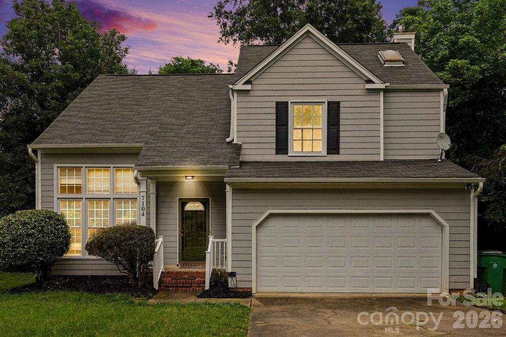 7104 Kinsmore Lane, Charlotte, NC 28269